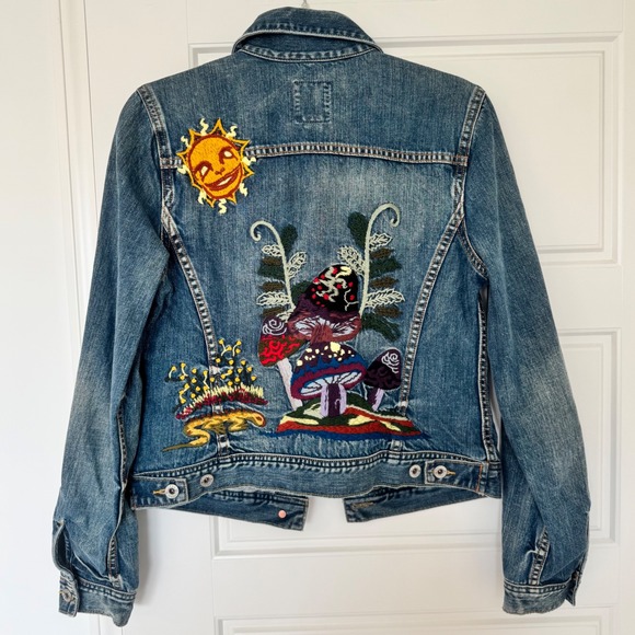 Lucky Brand Rare Embroidered Mushroom and Butterfly Denim Jacket size M Vtg Y2K - Picture 2 of 13